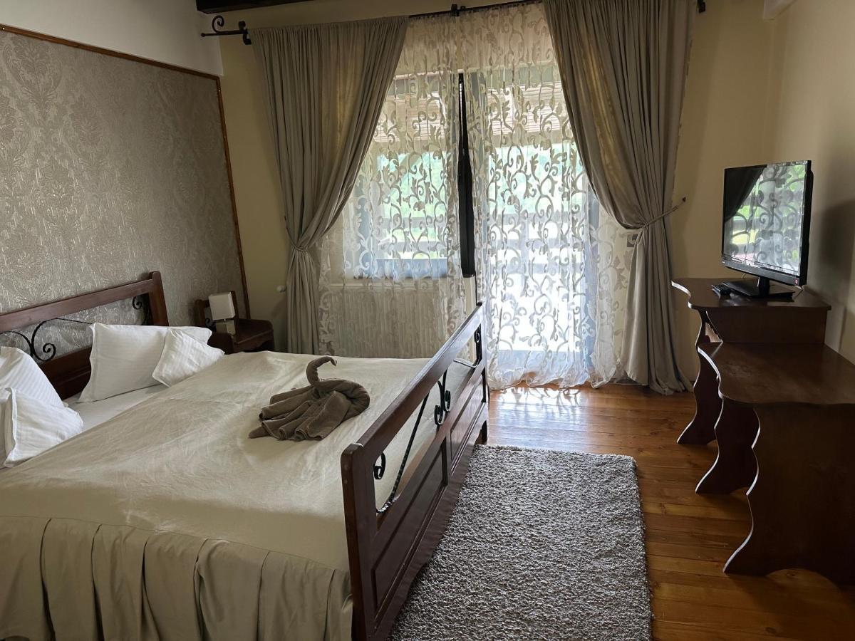 Casa Bradet Pensionat Întorsura Buzăului Eksteriør billede